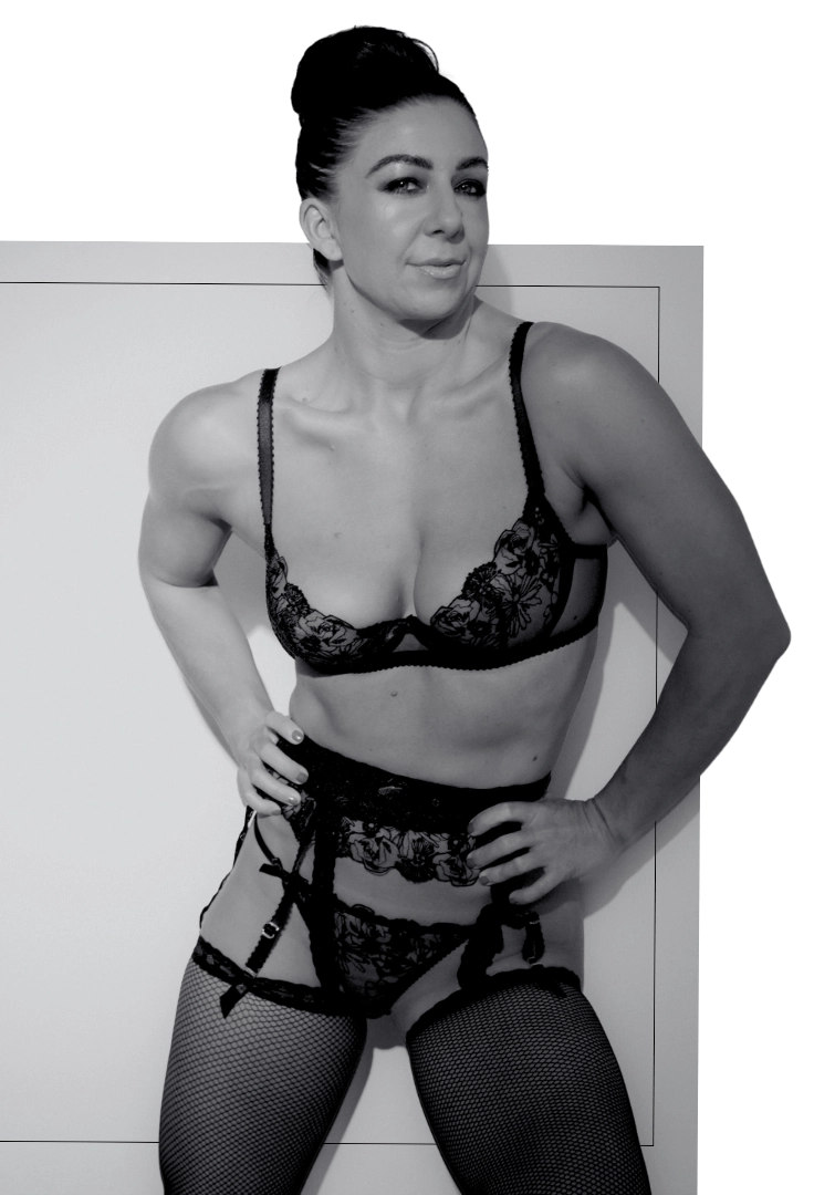 Amy Bowe with her toned body